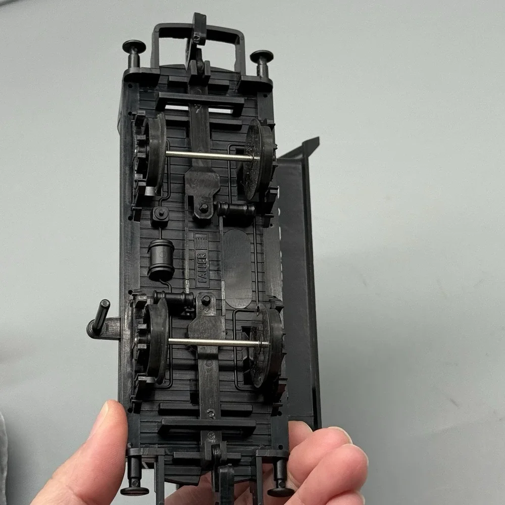 Walthers Faller O Gauge D&RGW 257 Operating Ore Dump Car w/ Load Rocky Mountain
